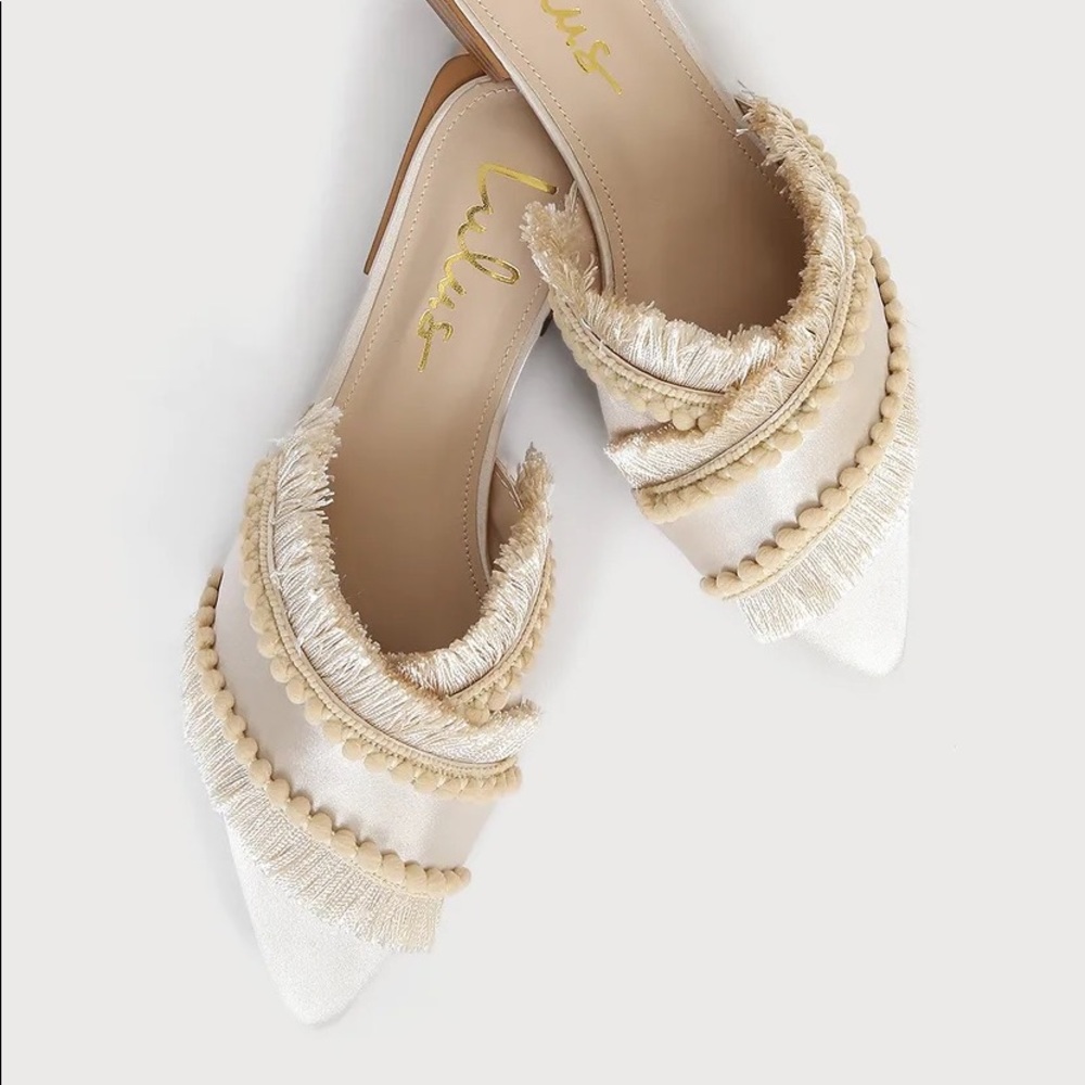 Lulu’s Ivory Tassel Flats - Size 8.5